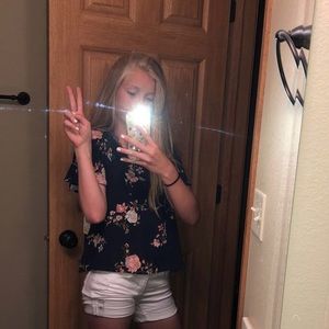 Meet your Posher, Calissa